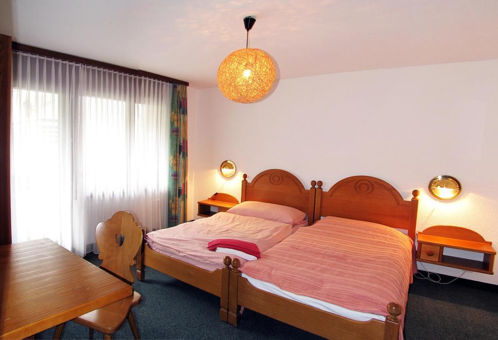 Everest Saas-Fee Room photo